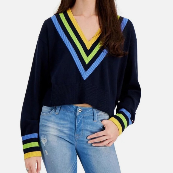 Tommy Hilfiger Sweaters - Tommy Hilfiger Women’s Cropped Black Color Block V-Neck Sweater Size Small